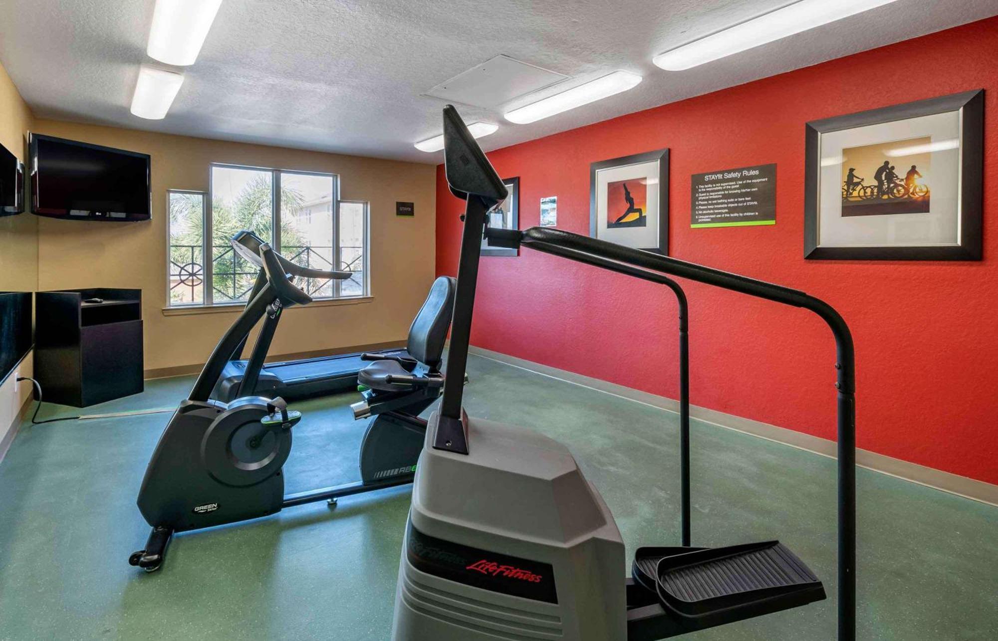 Extended Stay America Select Suites - Orlando - Maitland - Summit Tower Blvd Алтамонте-Спрингс Екстер'єр фото