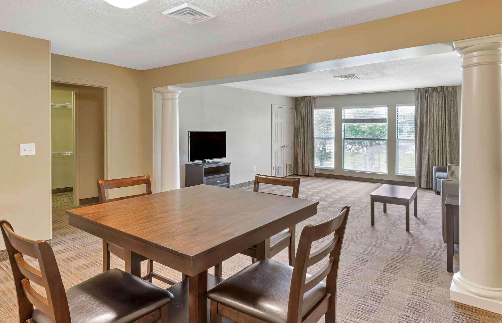 Extended Stay America Select Suites - Orlando - Maitland - Summit Tower Blvd Алтамонте-Спрингс Екстер'єр фото