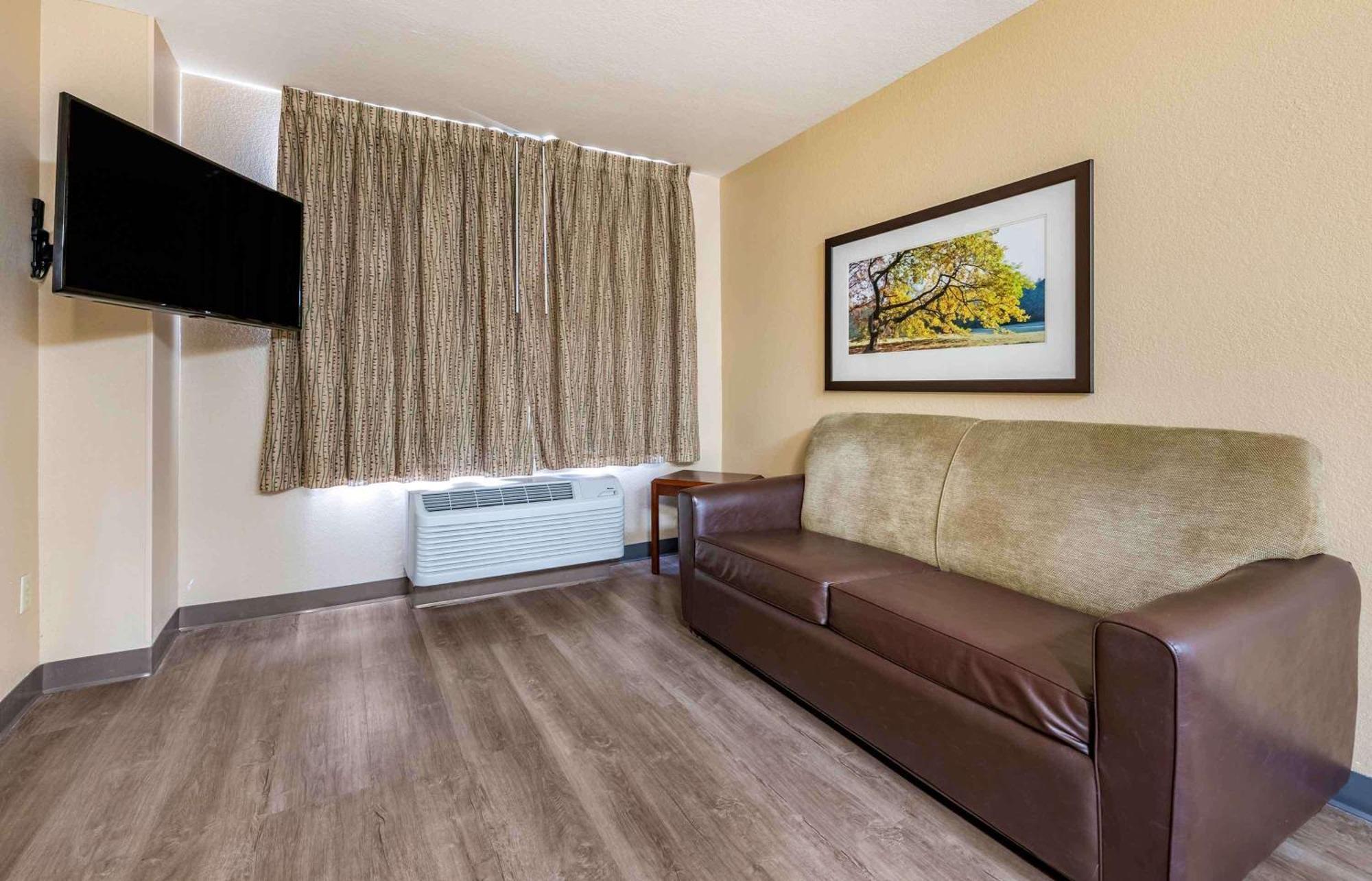 Extended Stay America Select Suites - Orlando - Maitland - Summit Tower Blvd Алтамонте-Спрингс Екстер'єр фото